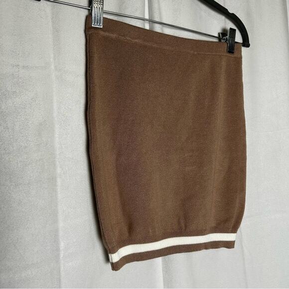 Superdown Beige & White Bonnie Varsity Mini Skirt Size XS - Picture 3 of 5